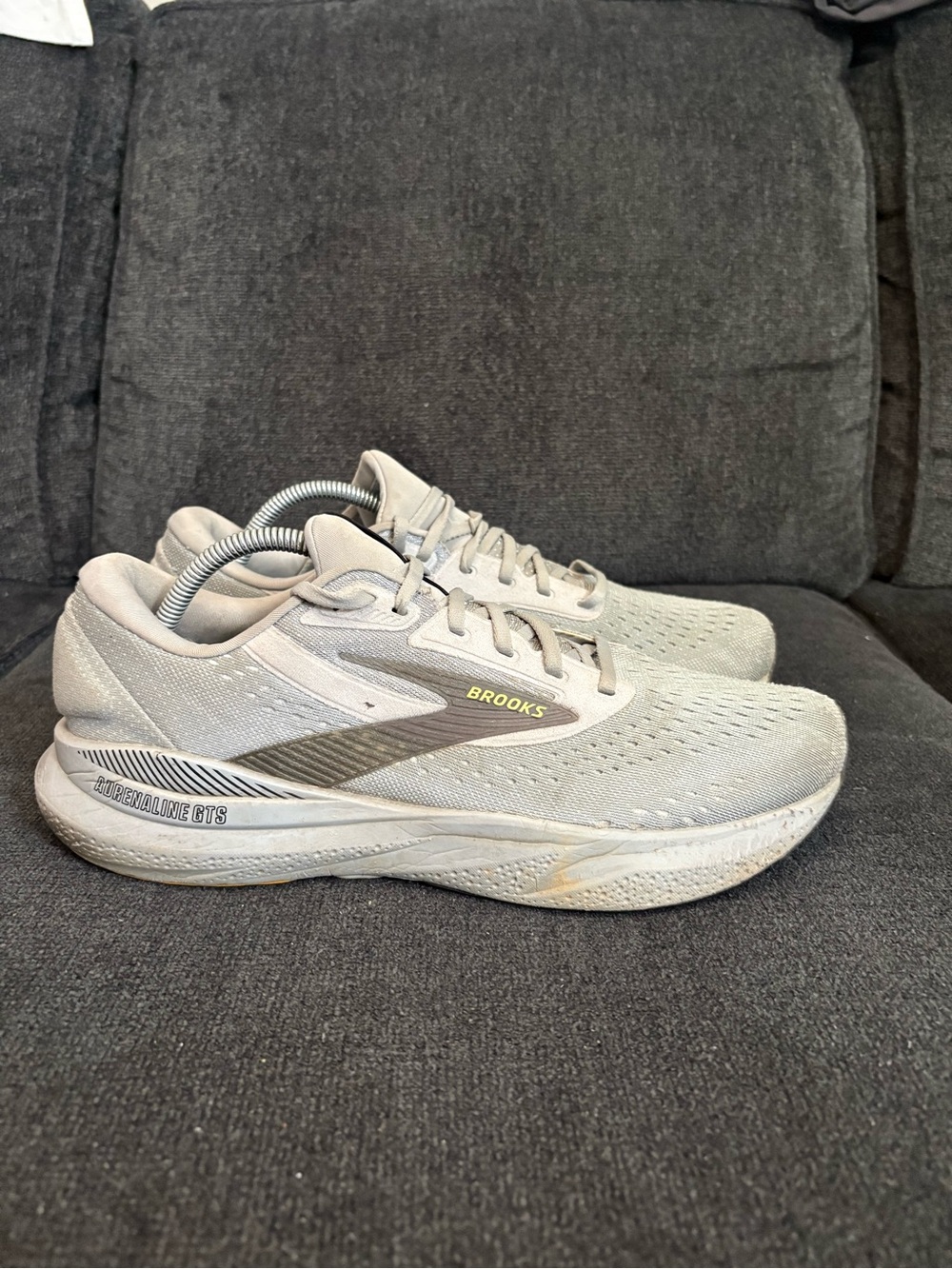 Brooks Adrenaline GTS 24 Mens Size 11.5 Gray Athletic Running Shoes Sneakers